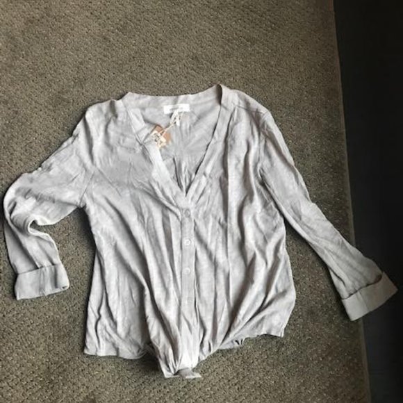 Grey Knit three quarter sleeve tie front T shirt - Picture 1 of 2
